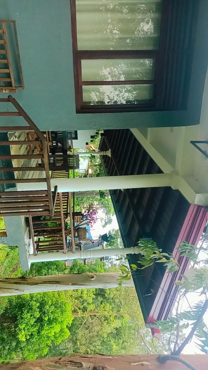 Ella Hillsite View Hotel Phòng bức ảnh